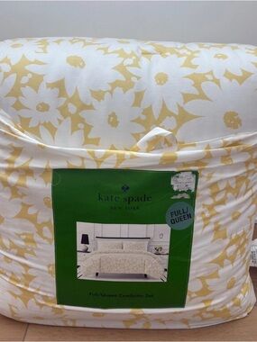 kate spade Yellow and White Floral Full/Queen Comforter